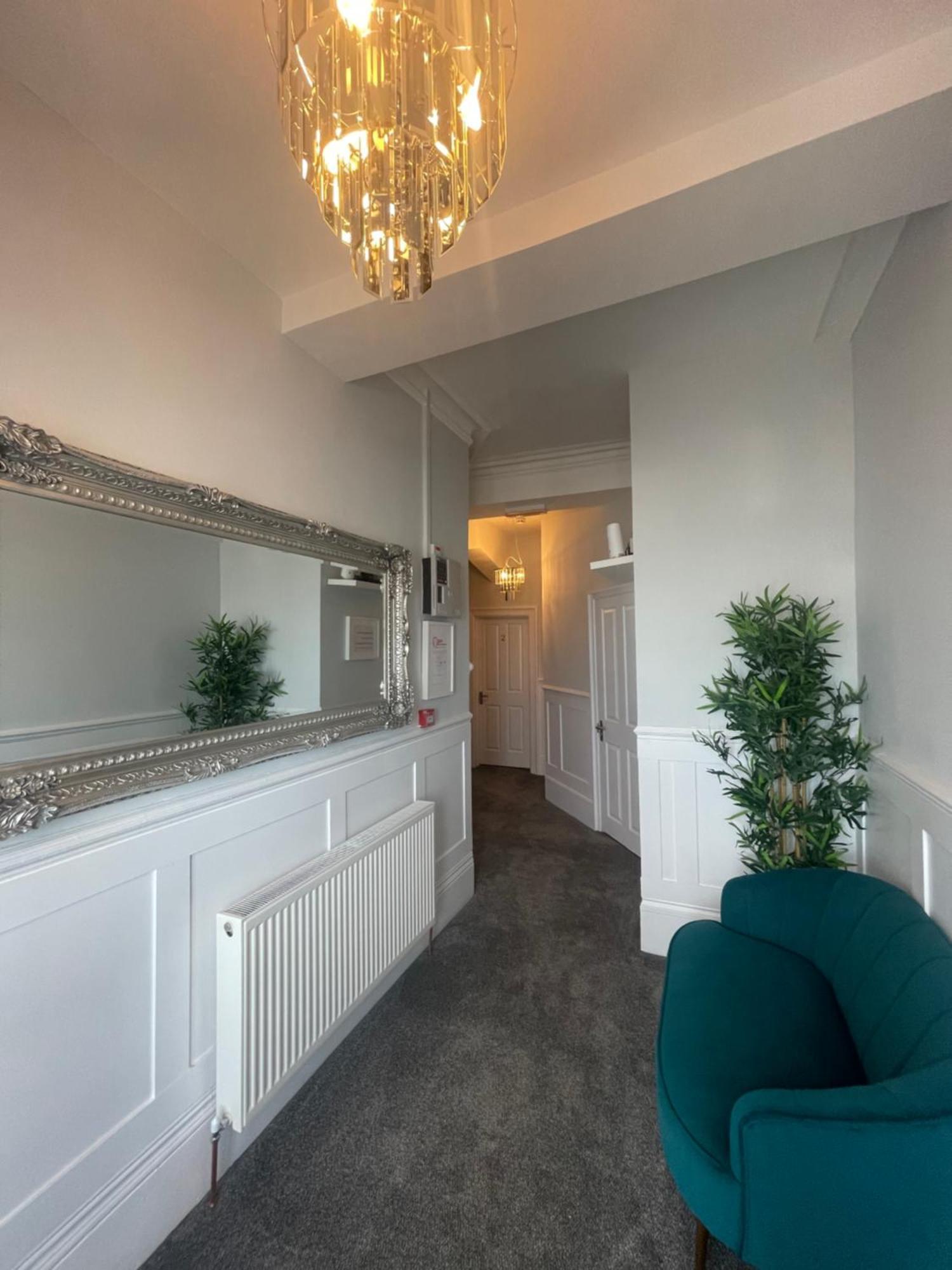 The Marlborough Sea View Holiday Apartments Scarborough Extérieur photo